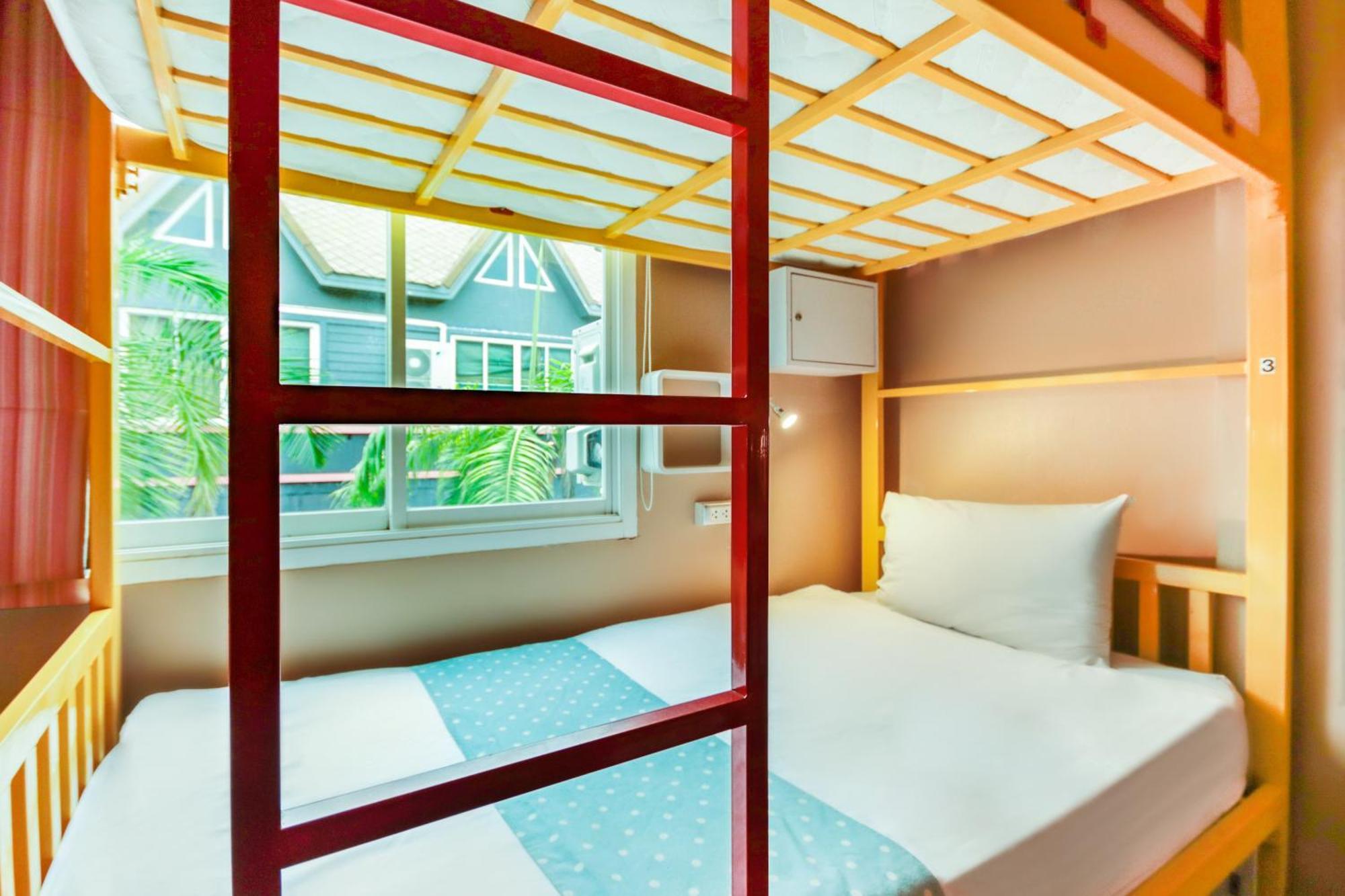 Oyo 1074 Fin Hostel Kata-stranden Eksteriør bilde