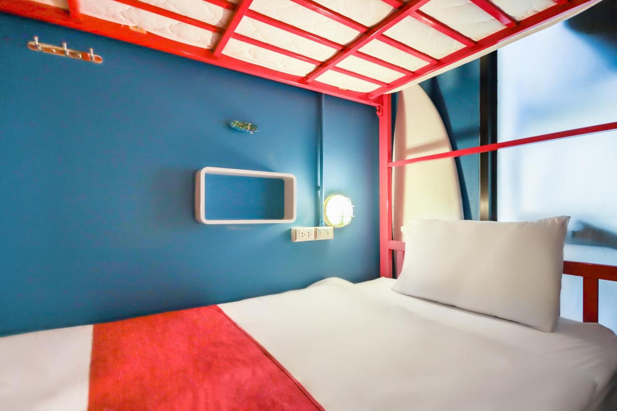 Oyo 1074 Fin Hostel Kata-stranden Eksteriør bilde