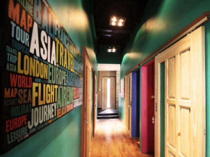 Oyo 1074 Fin Hostel Kata-stranden Eksteriør bilde